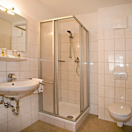 아파트 Neue Post -